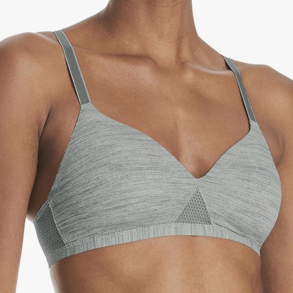 Hanes wire free Light Gray flex fit  Women’s T-Shirt Bra - Comfort Support NWT